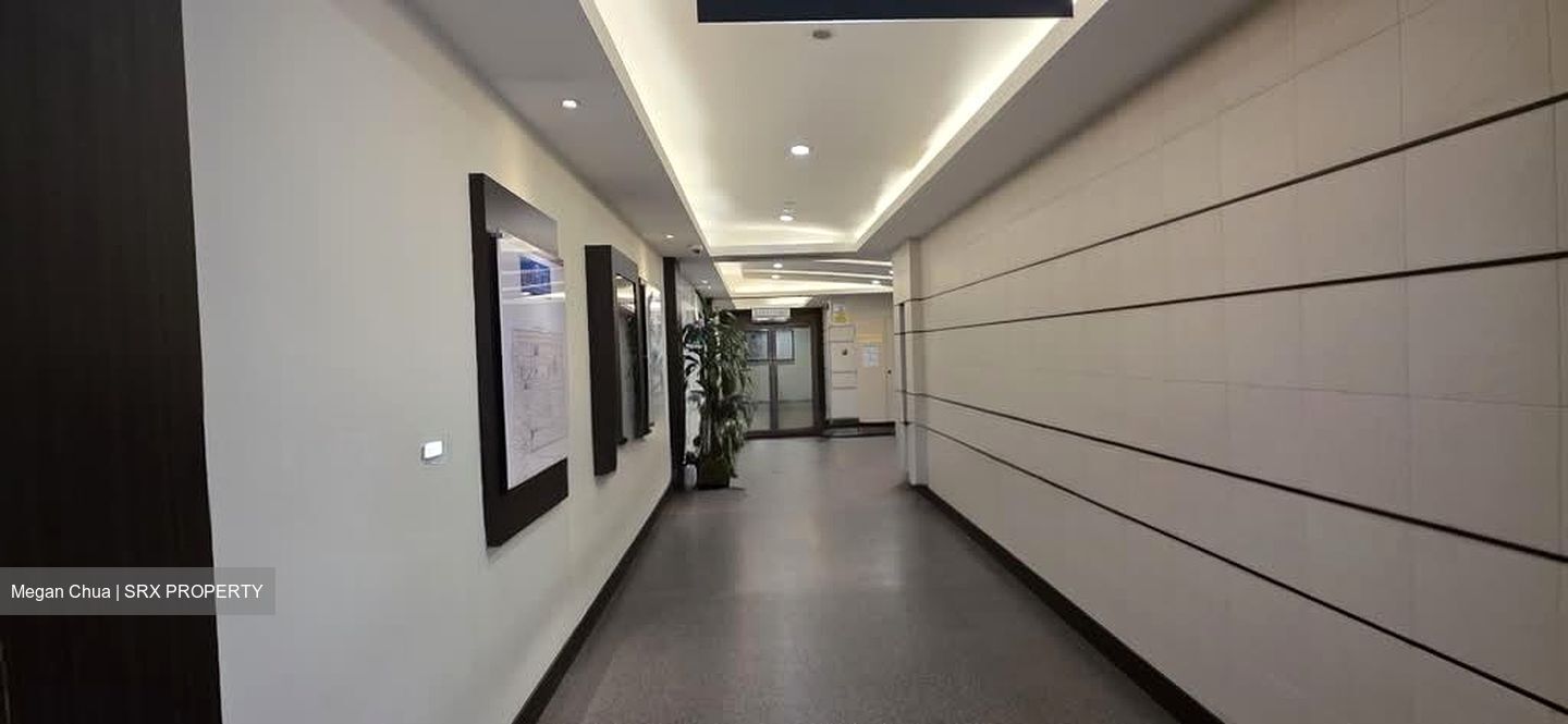 Lucky Plaza (D9), Retail #621732541